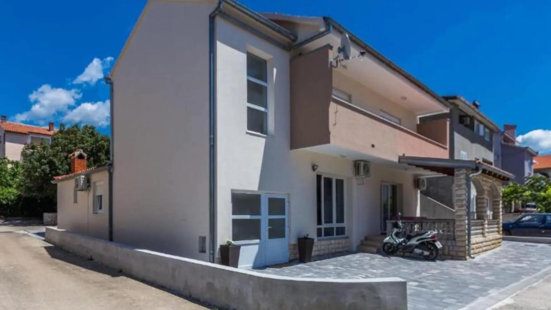 Spacious Two Sis Apartments In Zadar With Terrace Studio Apartment 1 0*,  Hırvatistan