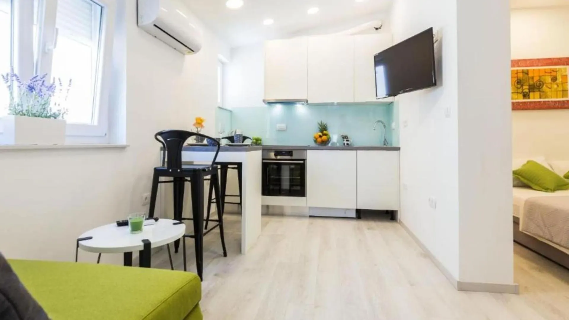 Spacious Two Sis Apartments In Zadar With Terrace Studio Apartment 1 0*,